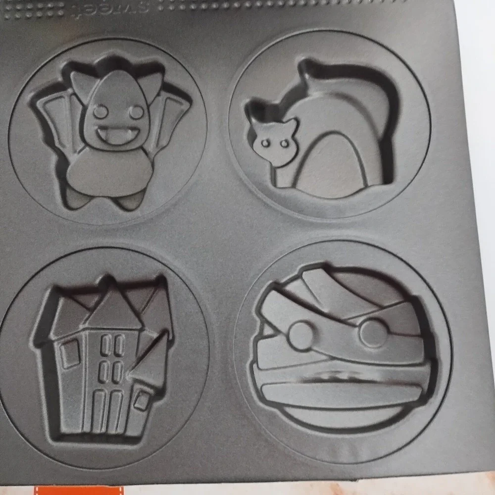 Set Of 2 Sweet Creations Halloween Cookie Shapes Pan 12 Cavities‎ Non-stick